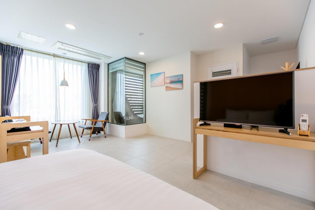 Lunamar Pension เมืองเชจู ภายนอก รูปภาพ