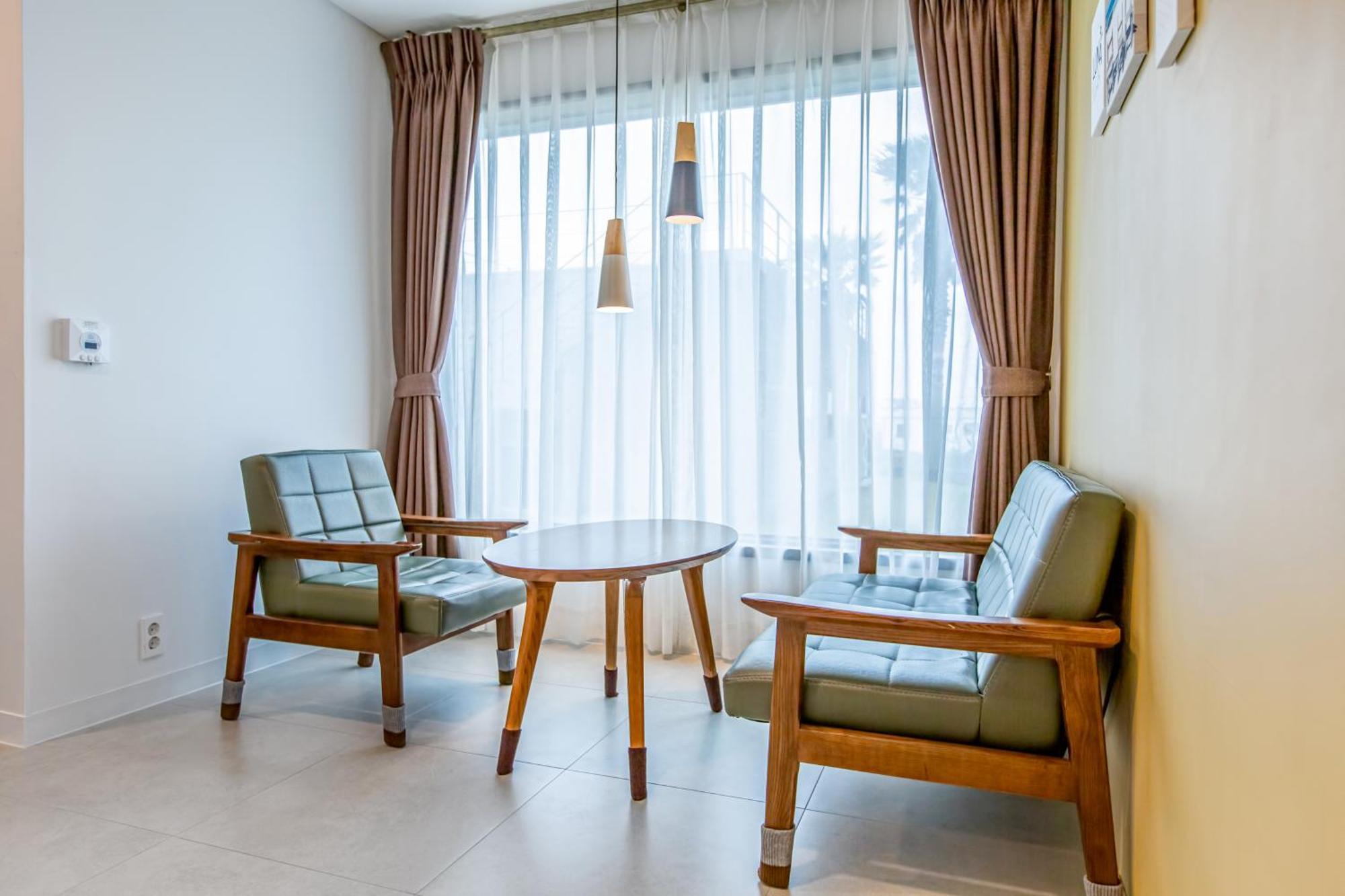 Lunamar Pension เมืองเชจู ภายนอก รูปภาพ